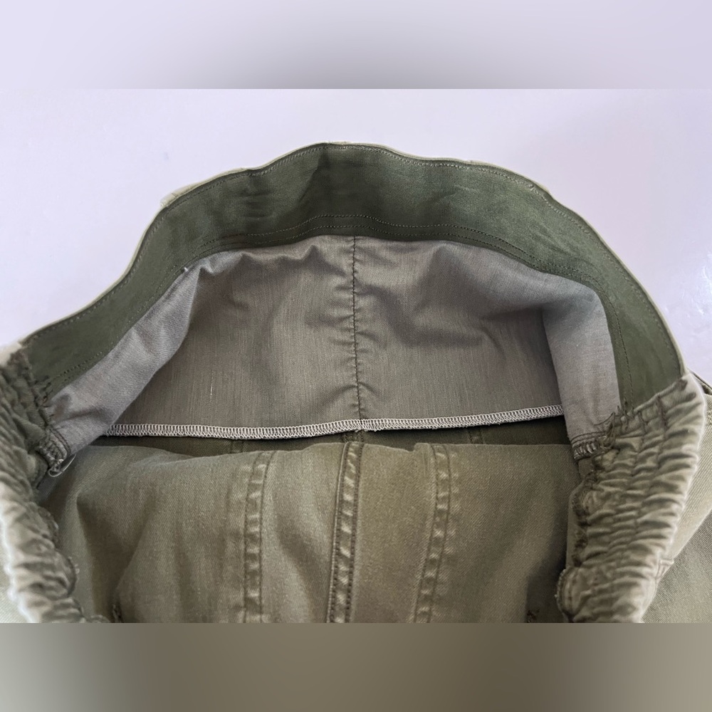 Spanx Stretch Twill Pull On Cargo Jogger in Darkened Olive Size Large - Picture 8 of 14